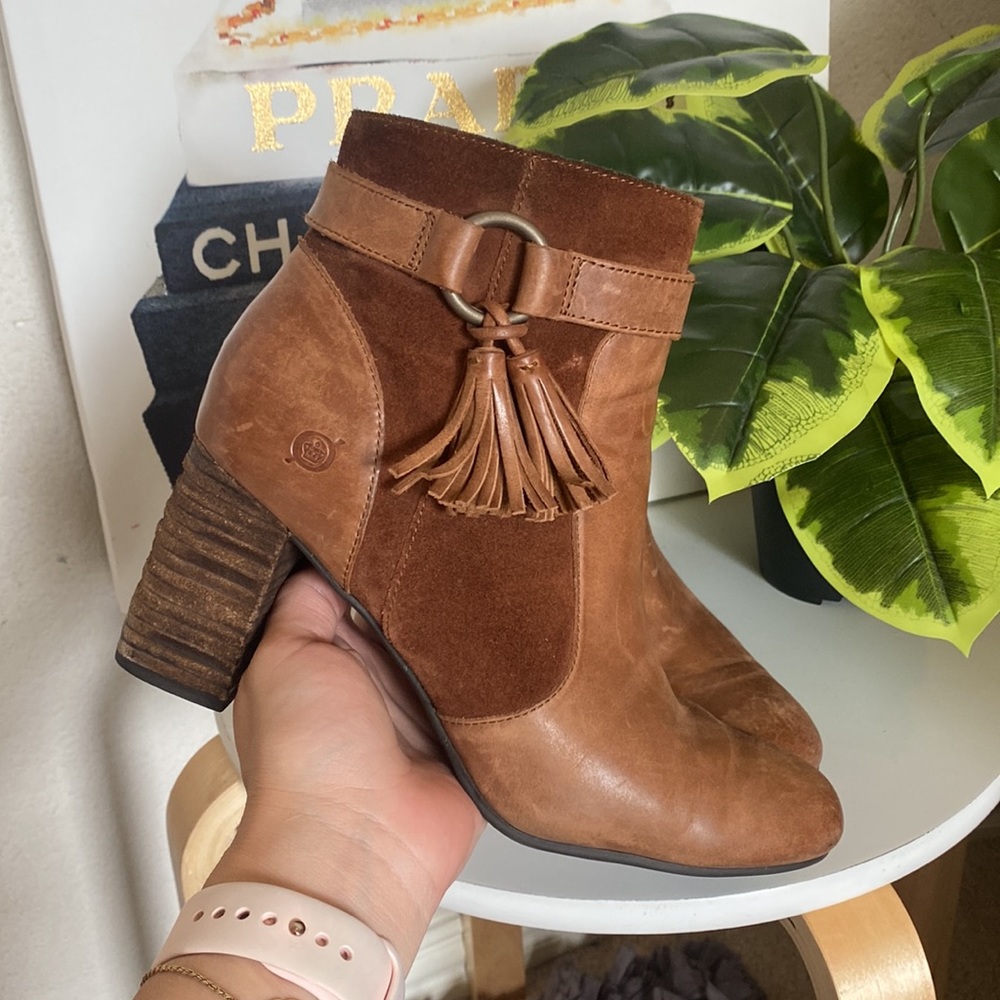 🤎Born Leather suede Tassel  Booties 🤎Size 8.5